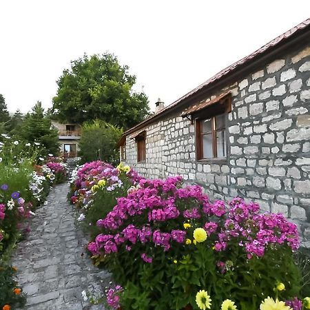 Bujtina Shkodrani Bed & Breakfast Voskopoje Exterior photo