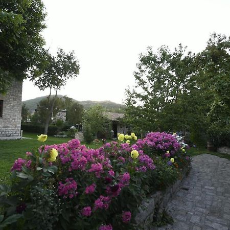 Bujtina Shkodrani Bed & Breakfast Voskopoje Exterior photo