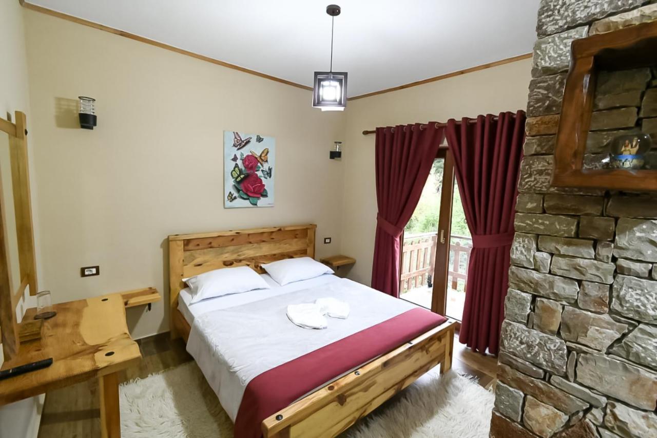 Bujtina Shkodrani Bed & Breakfast Voskopoje Exterior photo